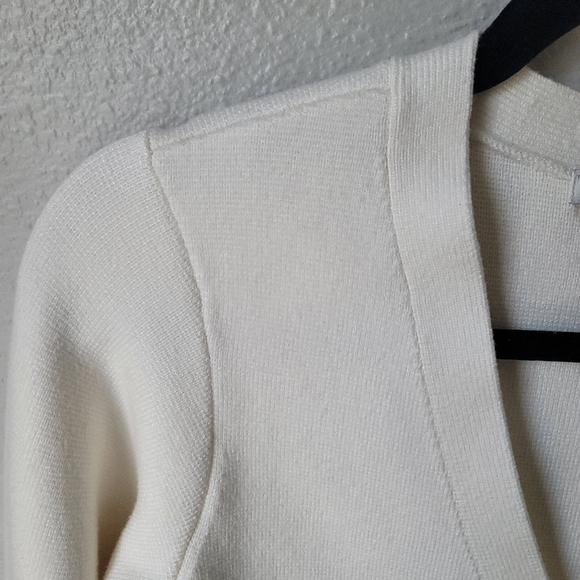 Abercrombie & Fitch LuxeLoft Rounded Sleeve Cardigan Size XSmall Color Cream - Picture 8 of 14